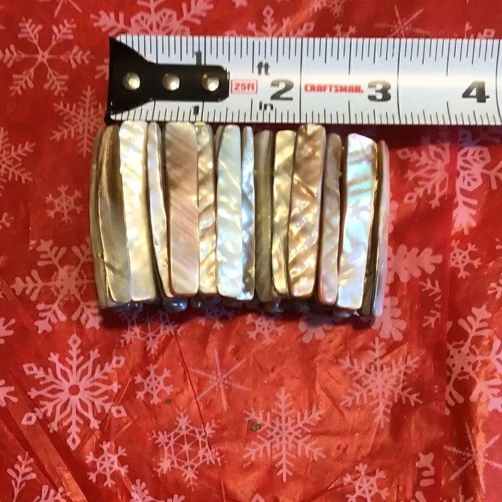 Bracelet made of beautiful, abalone slices